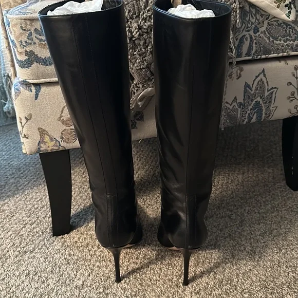 Gorgeous Jimmy Choo Boots in Pristine Condition - Picture 6 of 9